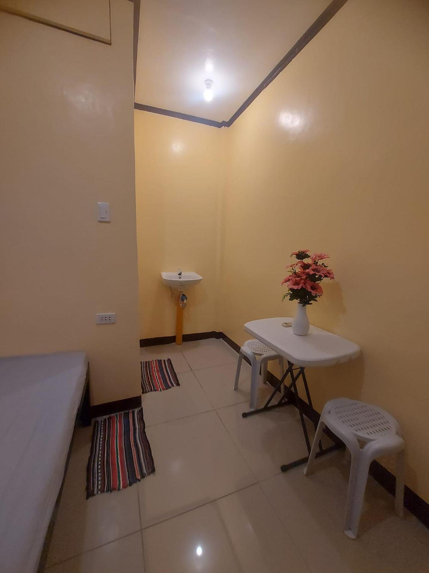 Cheri Backpackers Hostel Moalboal Exterior photo